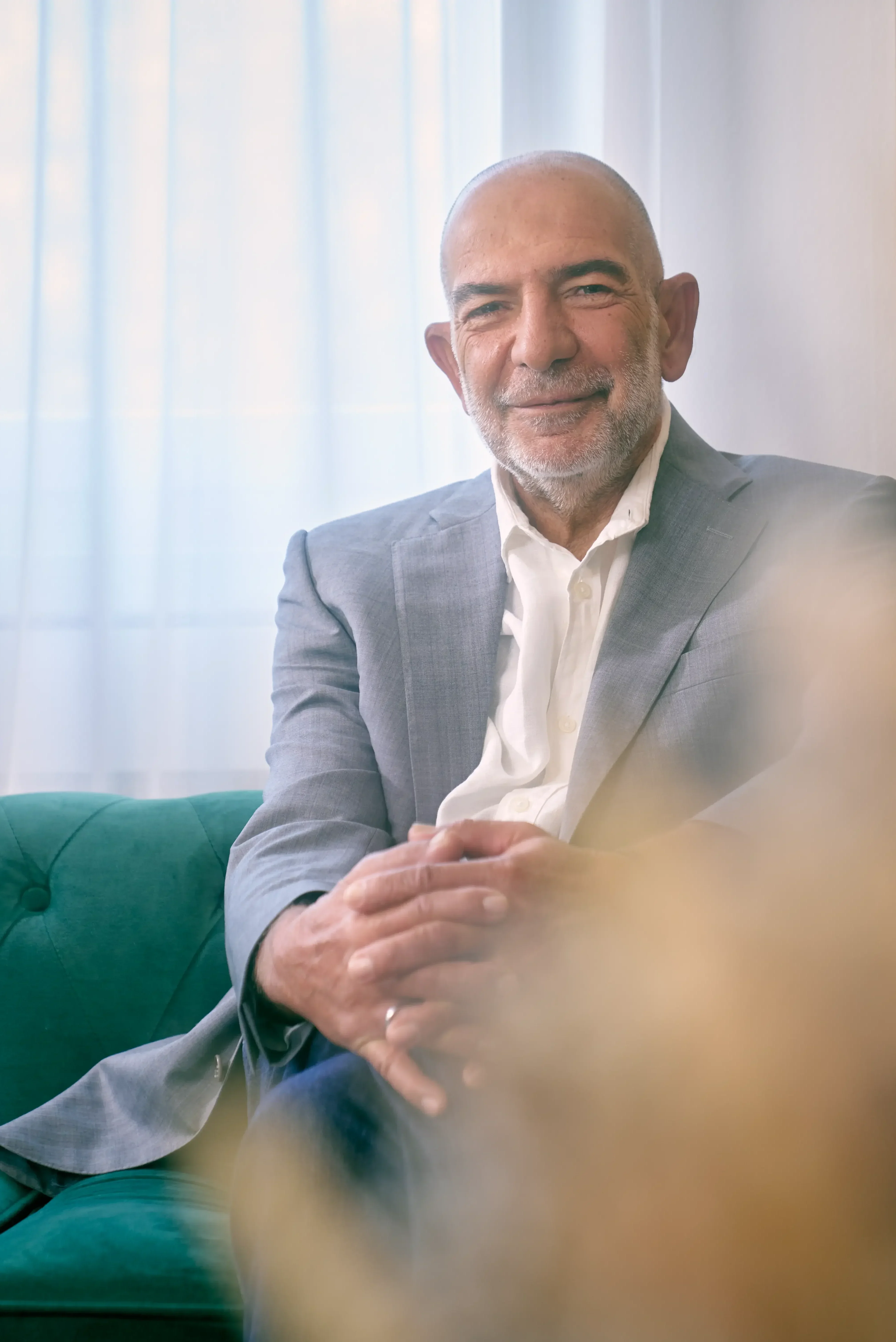 Hassan Gencal, Inwonende Therapeut