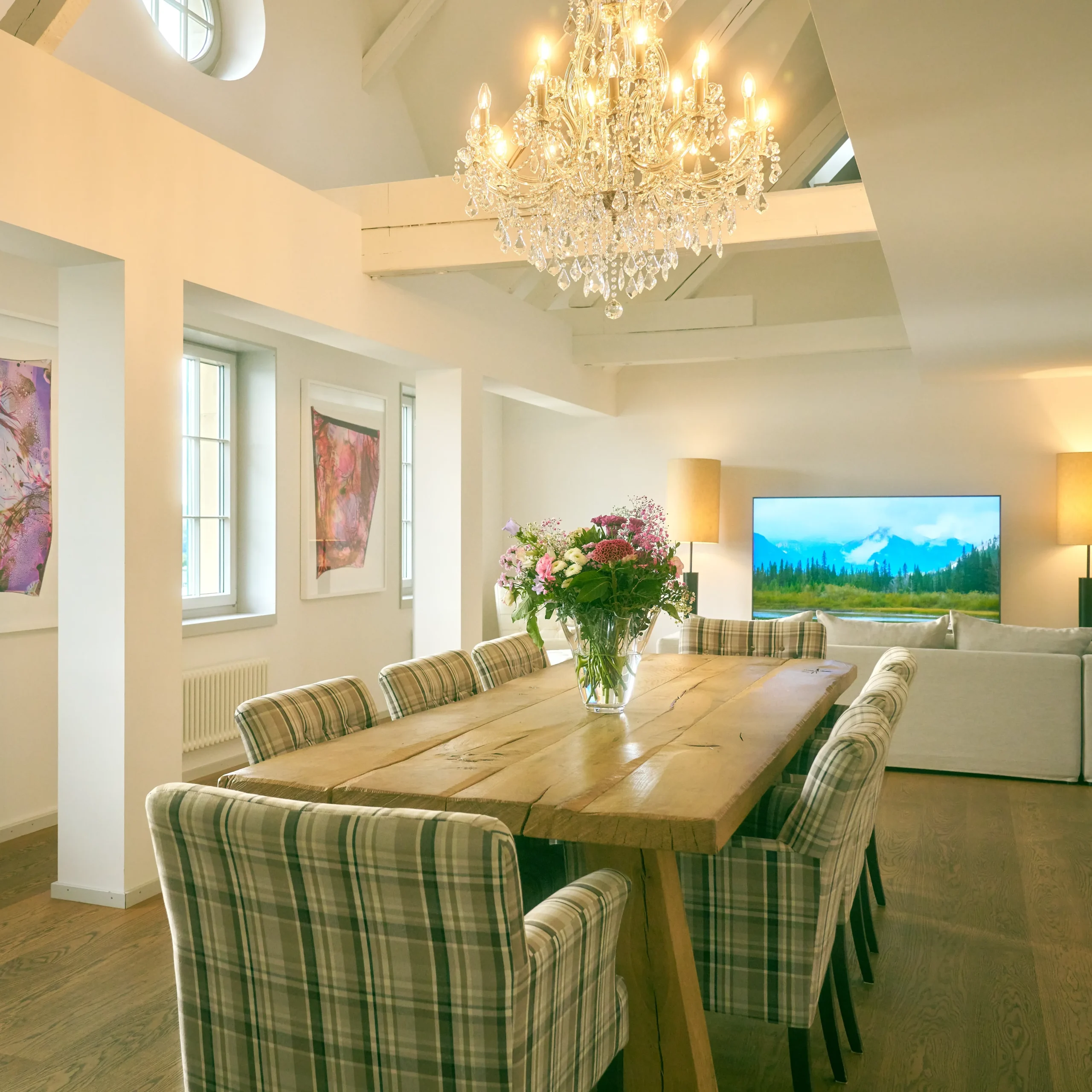 Verfijnde lounge met designer meubilair