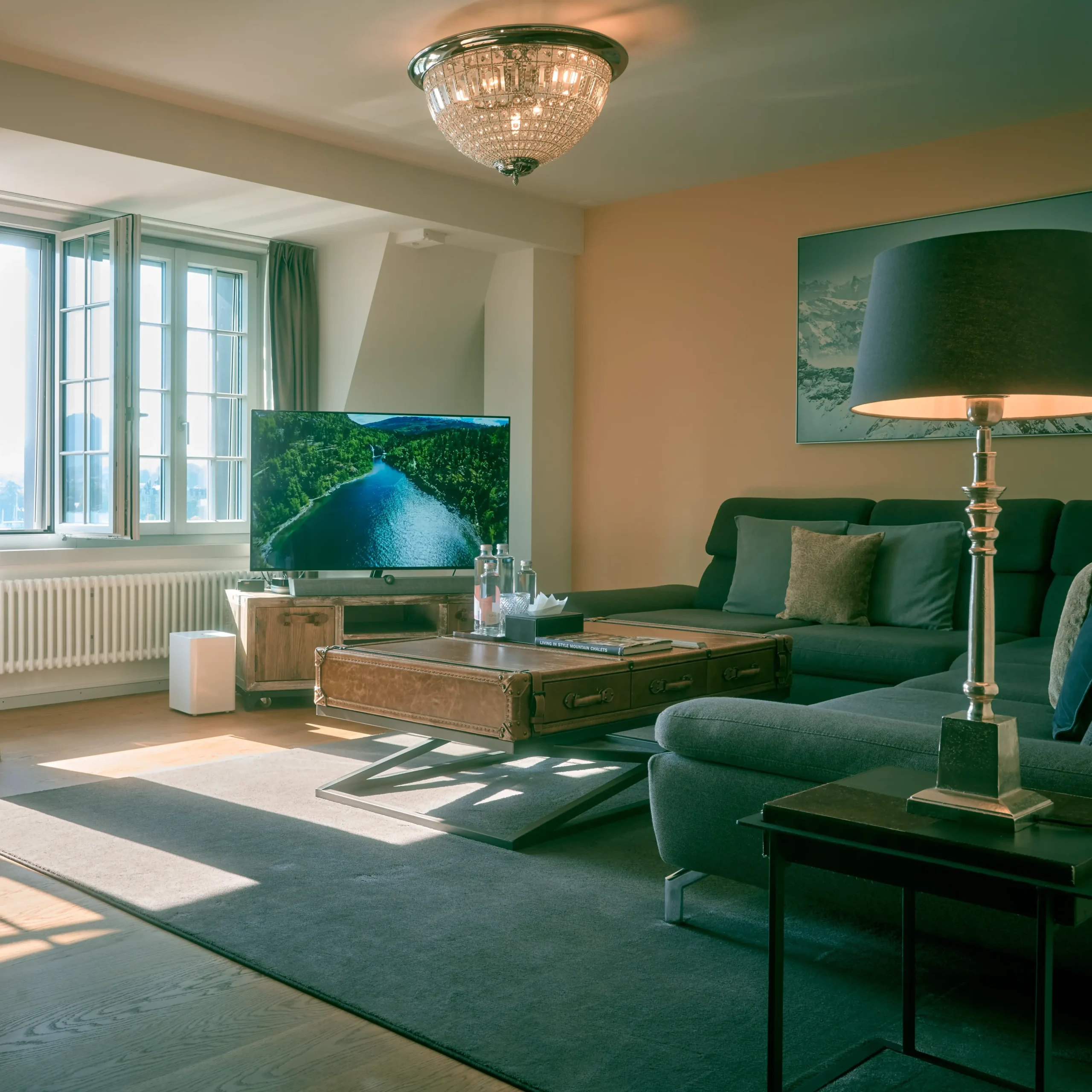 Zonlichte luxe slaapkamer in penthouse residentie