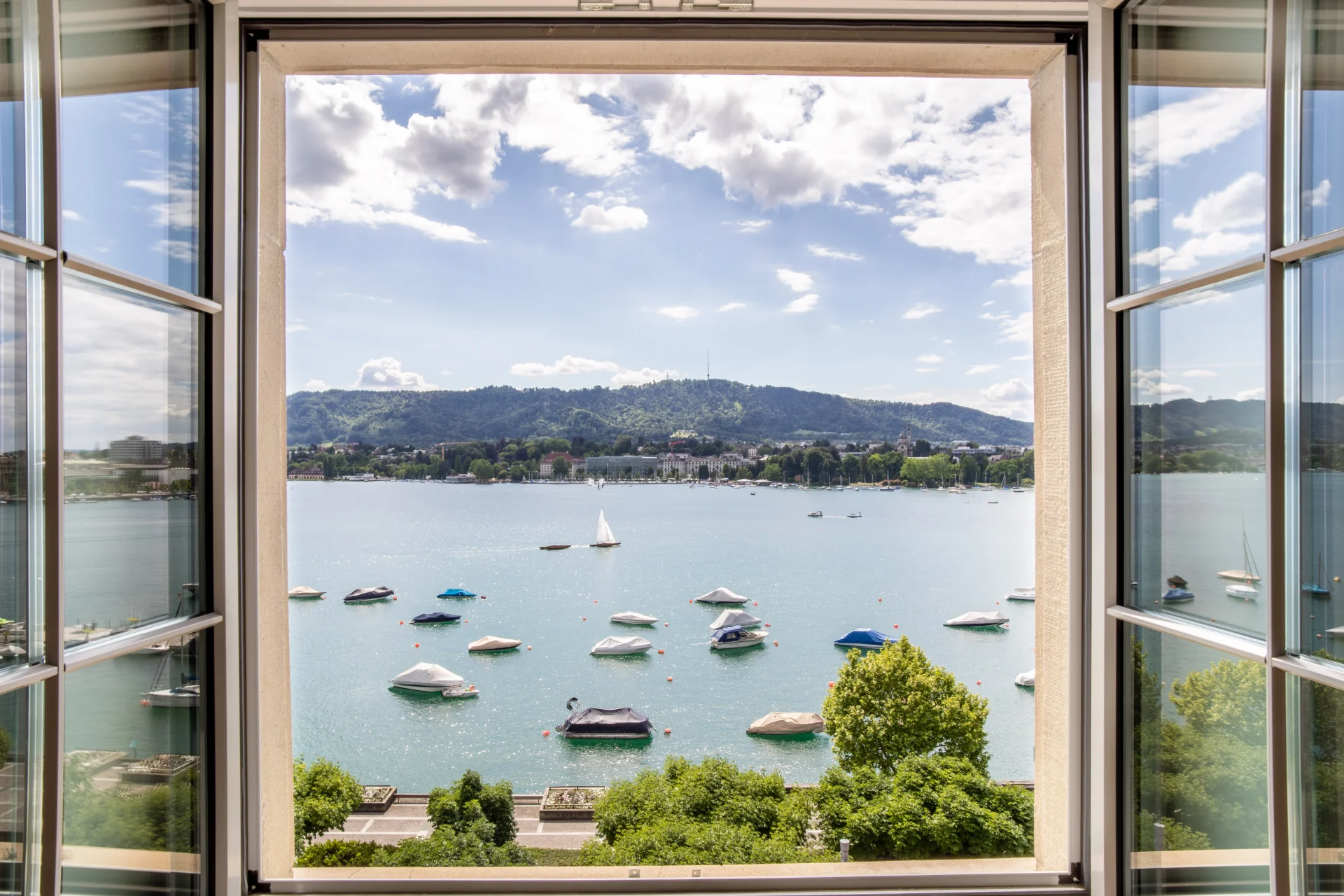Panoramisch raamzicht vanuit het Equilibria verblijf